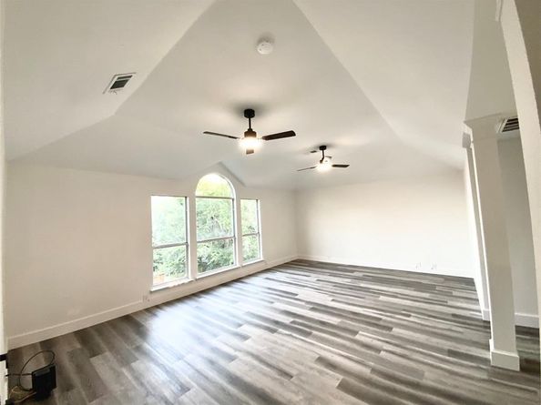 808  Lake Bridge Drive , Lake Dallas Texas 75065