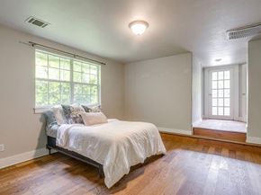 2328 W Rosedale Street S, Fort Worth Texas 76110