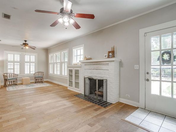 2328 W Rosedale Street S, Fort Worth Texas 76110
