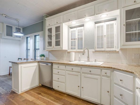 2328 W Rosedale Street S, Fort Worth Texas 76110