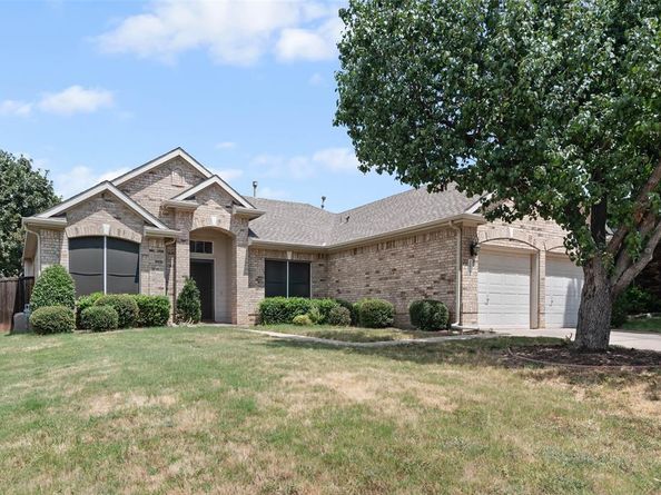 2617  Hollow Ridge Drive , Denton Texas 76210