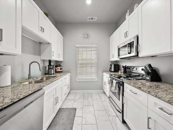 5312  Black Hawk Street , Dallas Texas 75212