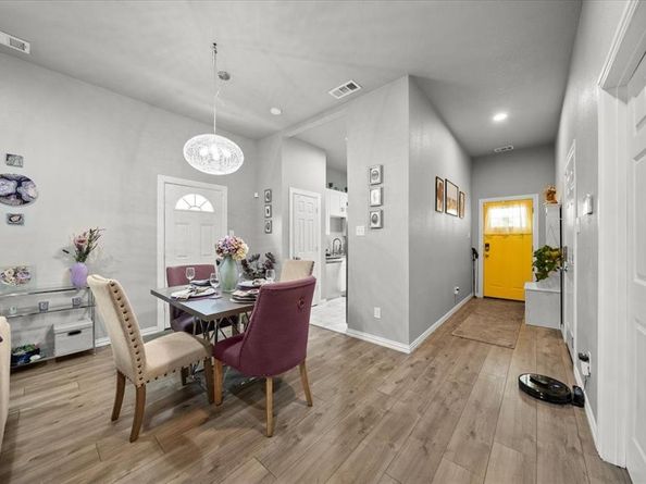 5312  Black Hawk Street , Dallas Texas 75212