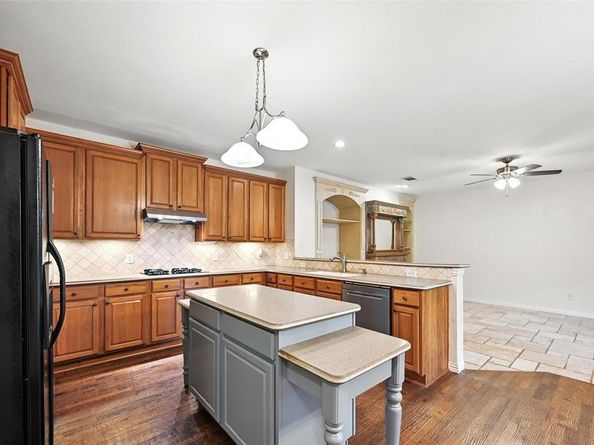 946  Briar Oaks Drive , Rockwall Texas 75087