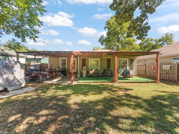 2628  Daisy Lane , Fort Worth Texas 76111