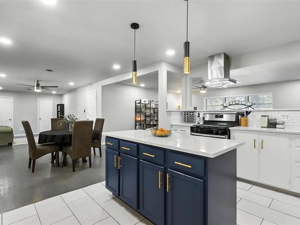 1708  Carl Street , Fort Worth Texas 76103