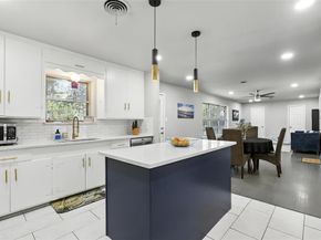 1708  Carl Street , Fort Worth Texas 76103