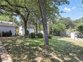 1708  Carl Street , Fort Worth Texas 76103