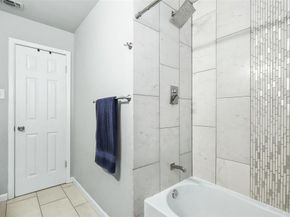 1708  Carl Street , Fort Worth Texas 76103