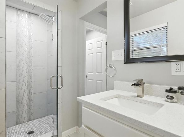 1708  Carl Street , Fort Worth Texas 76103