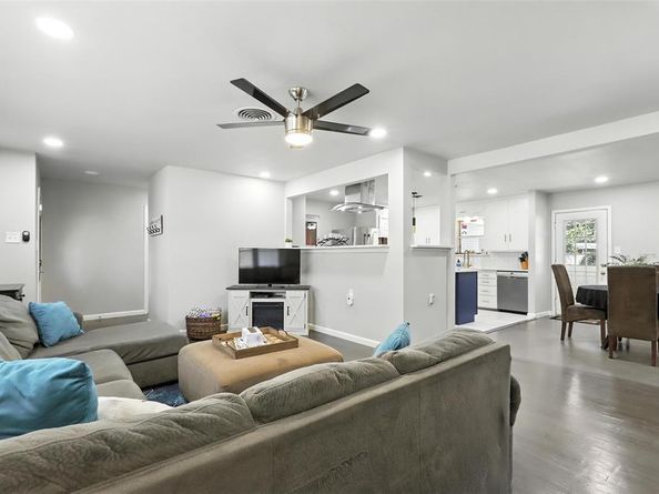 1708  Carl Street , Fort Worth Texas 76103