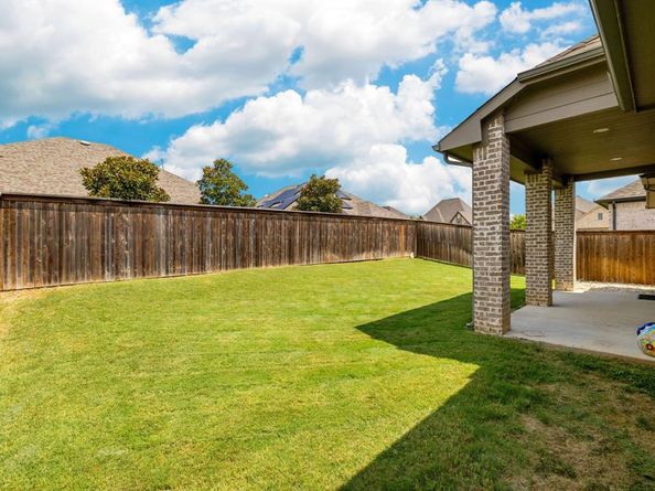 827  Esk Avenue , Celina Texas 75009