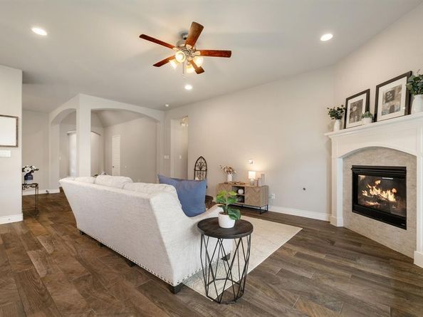 827  Esk Avenue , Celina Texas 75009