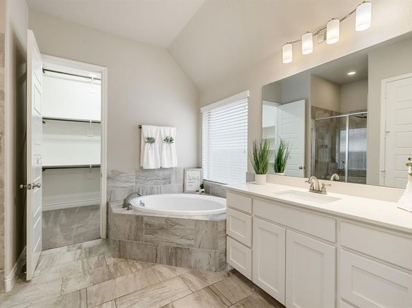 827  Esk Avenue , Celina Texas 75009