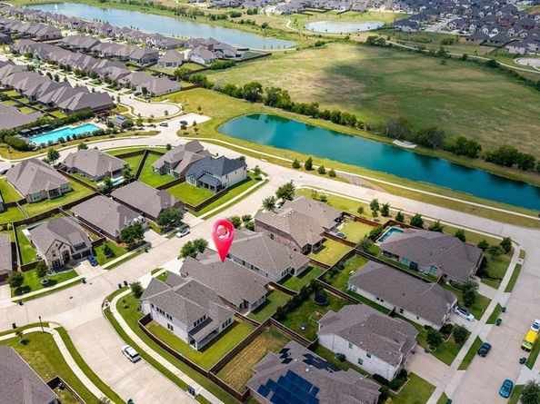 827  Esk Avenue , Celina Texas 75009