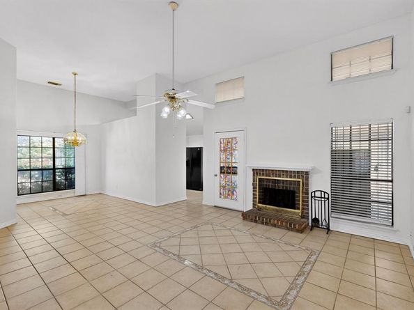 9568  Jennie Lee Lane , Dallas Texas 75227