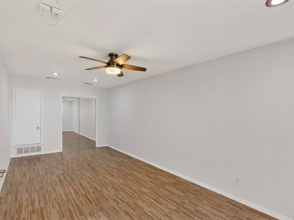 9568  Jennie Lee Lane , Dallas Texas 75227