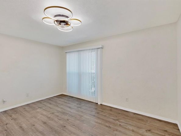 9568  Jennie Lee Lane , Dallas Texas 75227