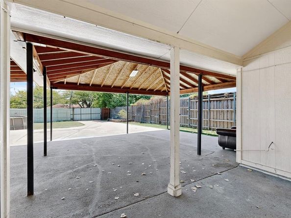 9568  Jennie Lee Lane , Dallas Texas 75227