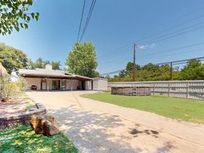 9568  Jennie Lee Lane , Dallas Texas 75227