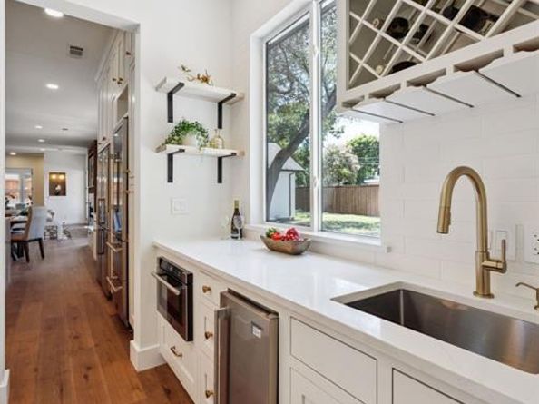 6422  Walnut Hill Lane , Dallas Texas 75230