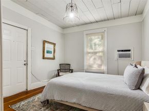 1409 W Allen Avenue , Fort Worth Texas 76110