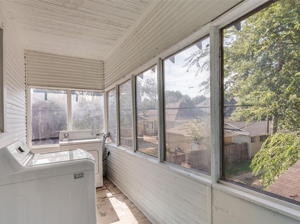 1409 W Allen Avenue , Fort Worth Texas 76110