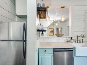 1409 W Allen Avenue , Fort Worth Texas 76110