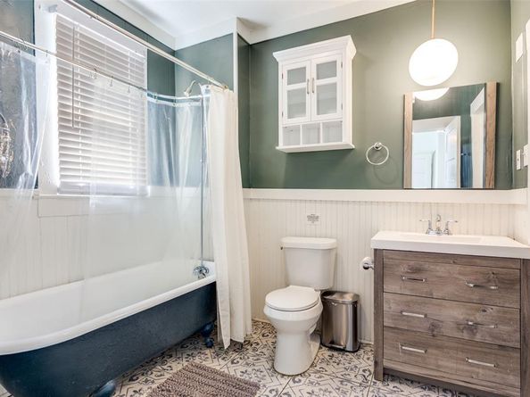 1409 W Allen Avenue , Fort Worth Texas 76110