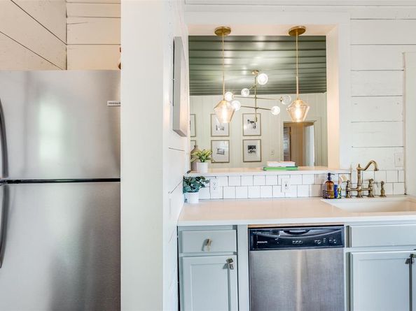 1409 W Allen Avenue , Fort Worth Texas 76110