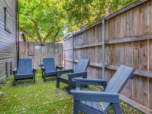 1409 W Allen Avenue , Fort Worth Texas 76110