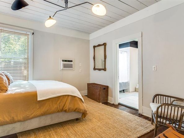 1409 W Allen Avenue , Fort Worth Texas 76110