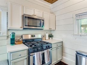 1409 W Allen Avenue , Fort Worth Texas 76110