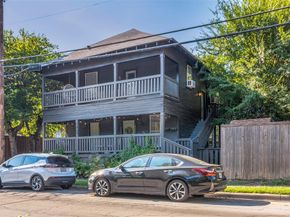 1409 W Allen Avenue , Fort Worth Texas 76110
