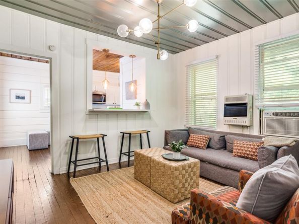 1409 W Allen Avenue , Fort Worth Texas 76110