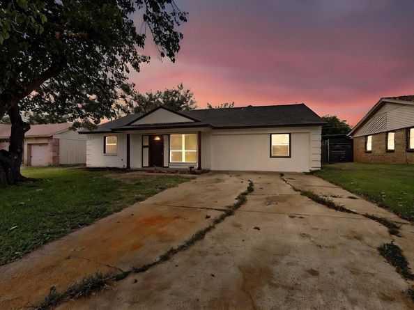 2825  Bamboo Street , Mesquite Texas 75150