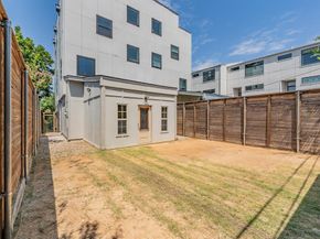 1004  Stafford Street , Dallas Texas 75208