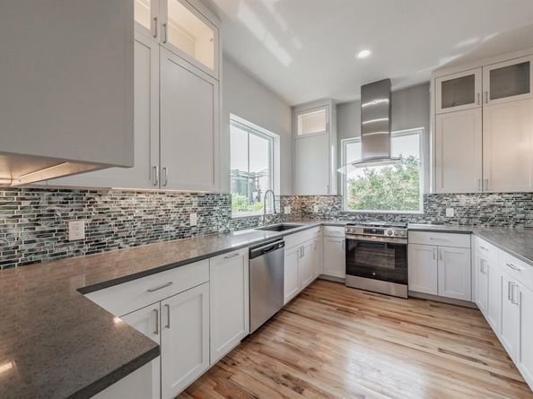 1004  Stafford Street , Dallas Texas 75208