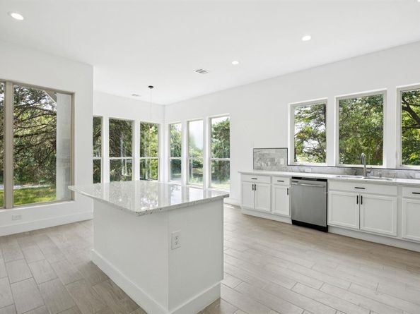 6939  Lacywood Lane , Dallas Texas 75227