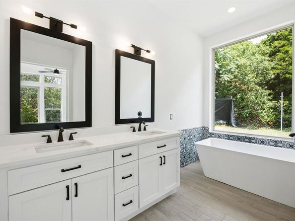 6939  Lacywood Lane , Dallas Texas 75227