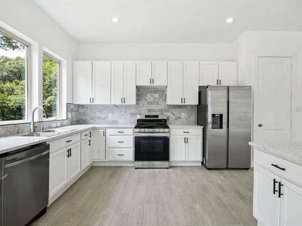 6939  Lacywood Lane , Dallas Texas 75227