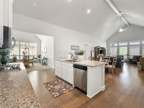 1921  Middleton Drive , Mansfield Texas 76063