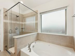 2808  Parkwood Circle , Denton Texas 76226