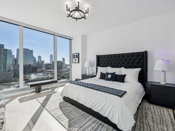 3130 N Harwood Street  1606, Dallas Texas 75201