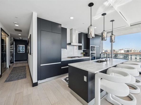 3130 N Harwood Street  1606, Dallas Texas 75201