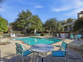 2535  Wedglea Drive  F127, Dallas Texas 75211