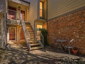 2535  Wedglea Drive  F127, Dallas Texas 75211