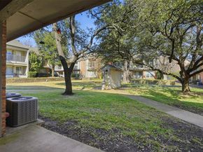 2535  Wedglea Drive  F127, Dallas Texas 75211