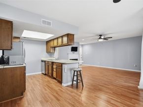 2535  Wedglea Drive  F127, Dallas Texas 75211