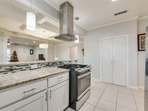 238 W Montana Avenue , Dallas Texas 75224